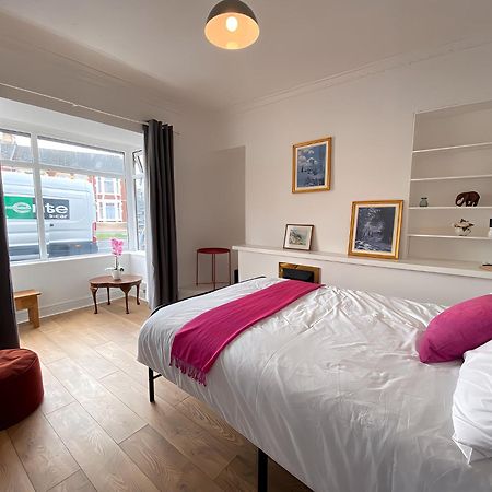 4-Bedroom Home - Perfect For Those Working In Bridgend - By Tailored Accommodation Luaran gambar