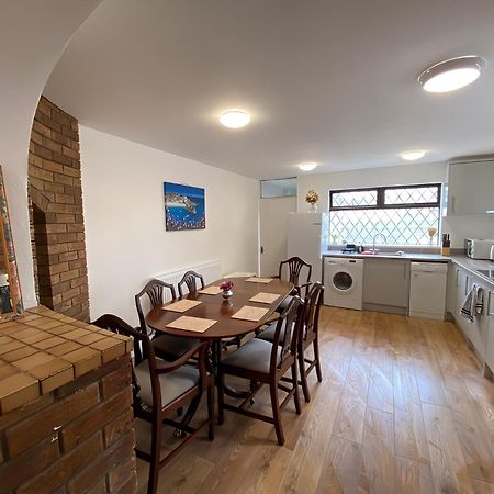 4-Bedroom Home - Perfect For Those Working In Bridgend - By Tailored Accommodation Luaran gambar