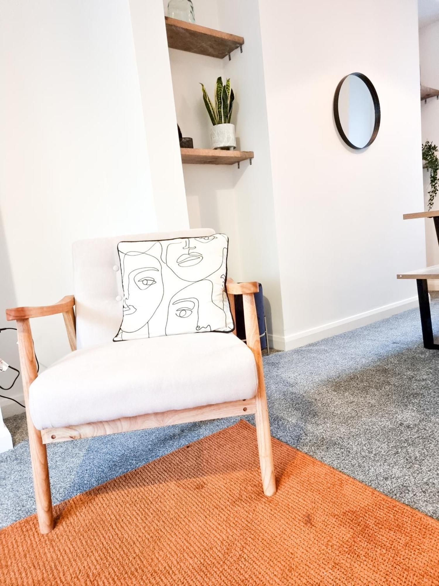 4-Bedroom Home - Perfect For Those Working In Bridgend - By Tailored Accommodation Luaran gambar