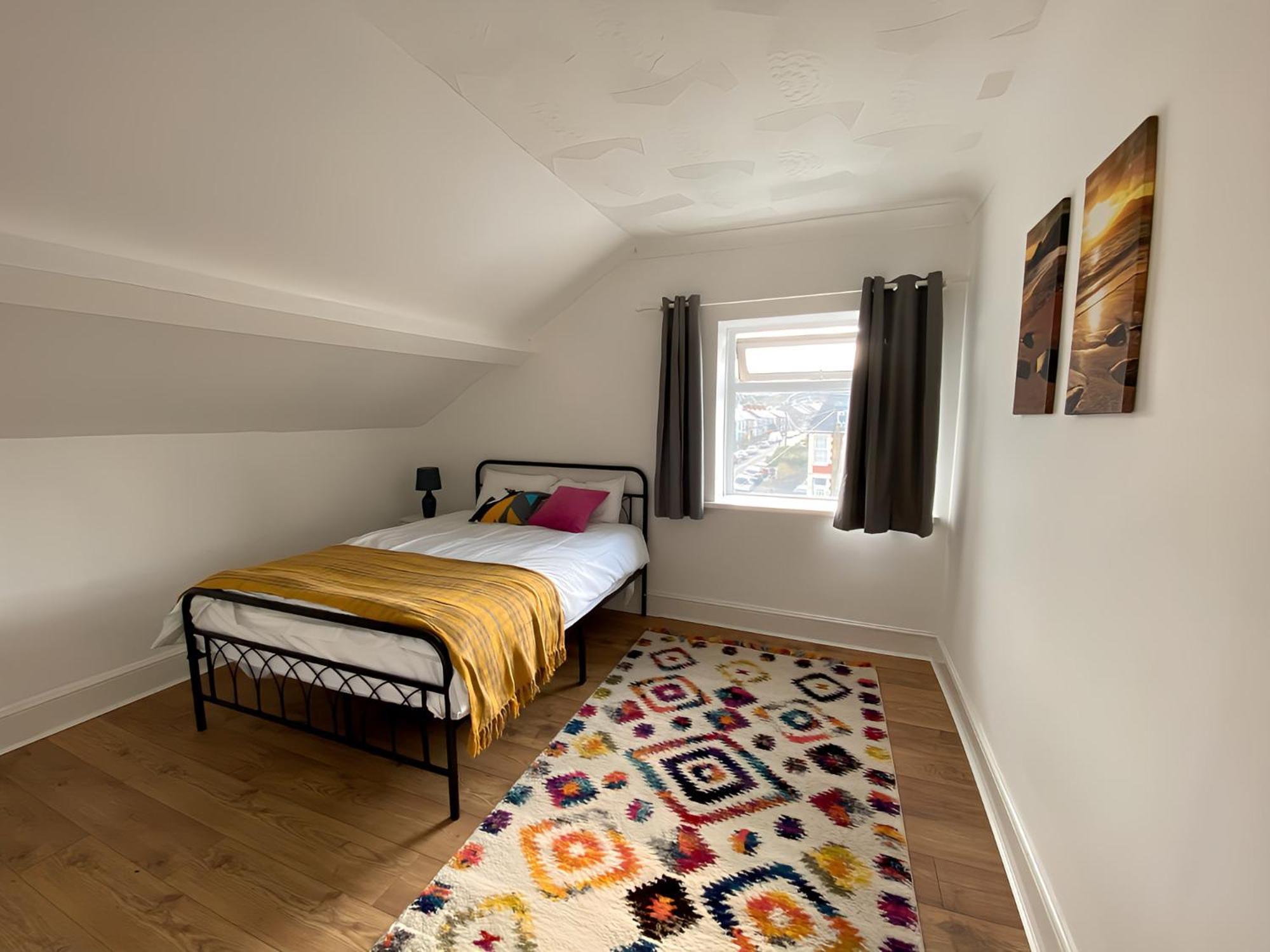 4-Bedroom Home - Perfect For Those Working In Bridgend - By Tailored Accommodation Luaran gambar